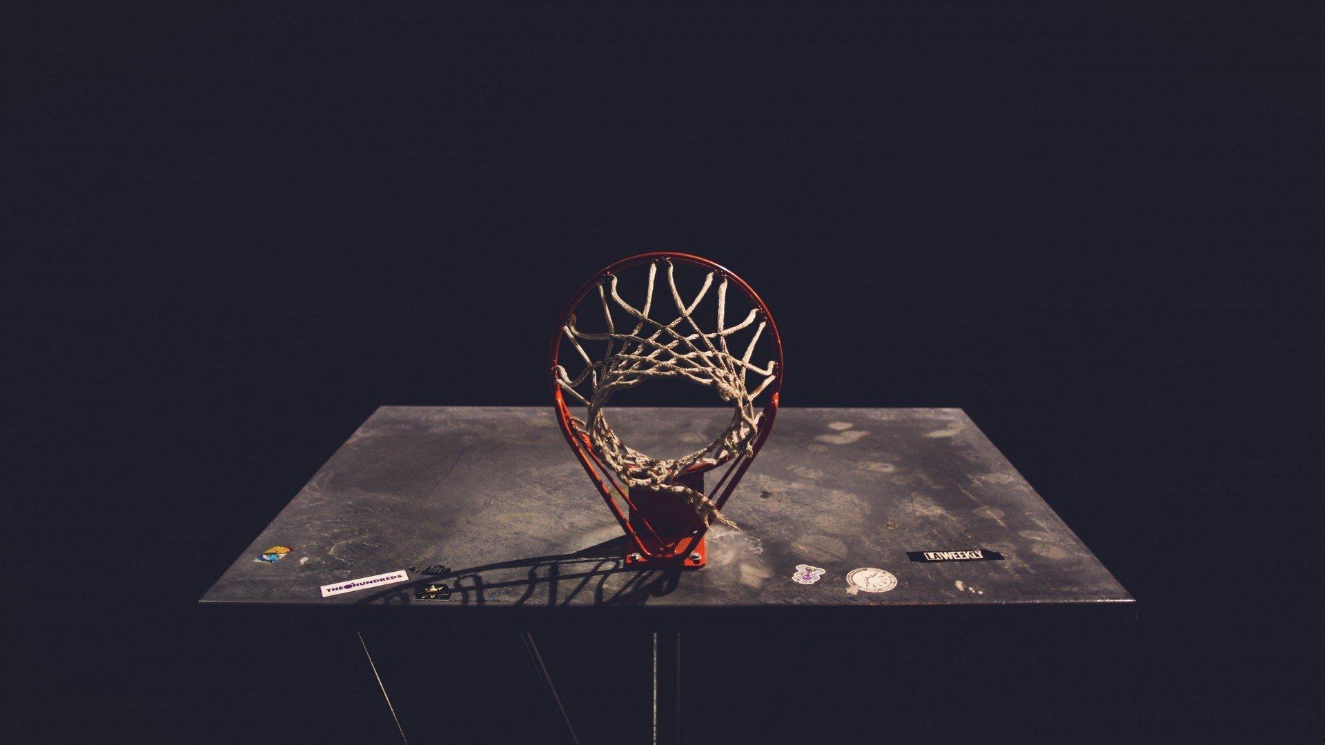 巴萨季前备战遇阻,费兰肌肉疲劳缺席合练,季前收官战成疑