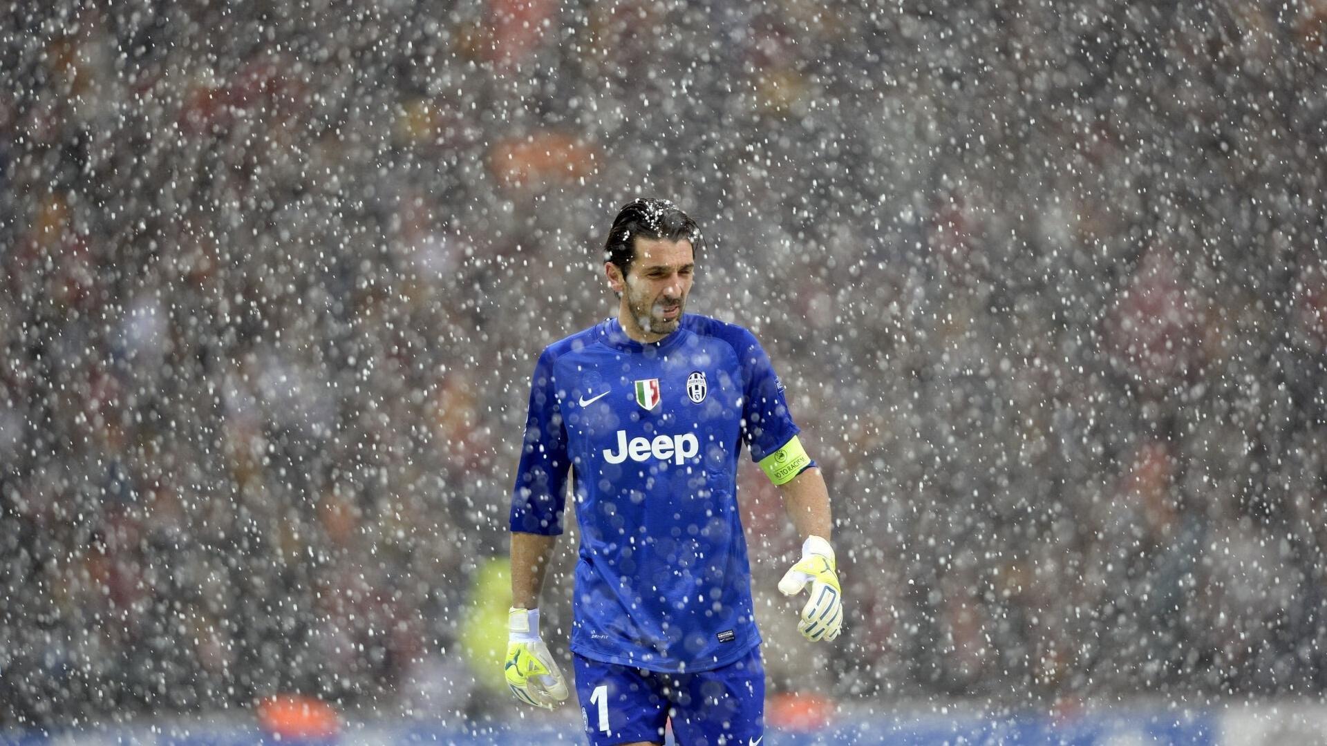 阿德巴约盛赞队友鲍威尔，全明星级表现，并肩作战是荣耀