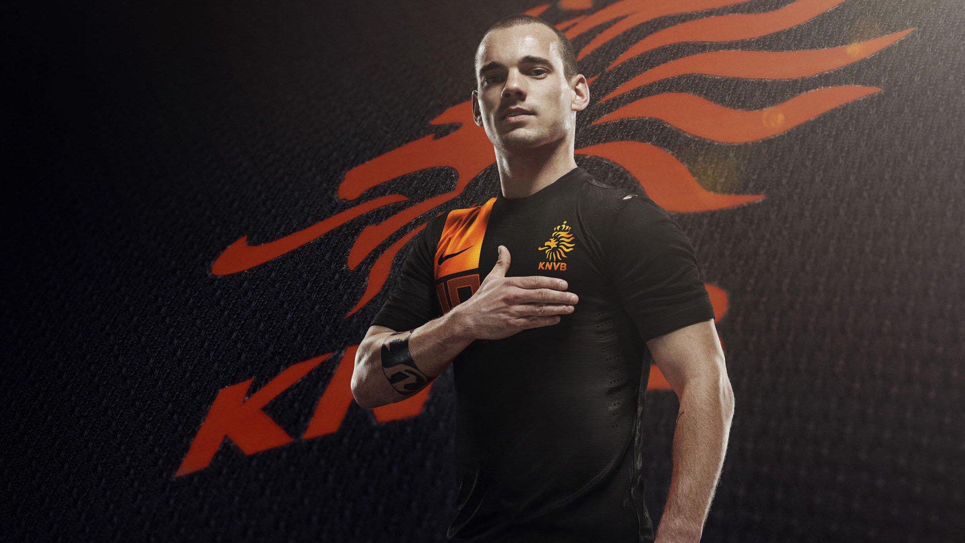 巅峰苏亚雷斯，绿茵场上不折不扣的进球机器，诠释足球的纯粹暴力美学