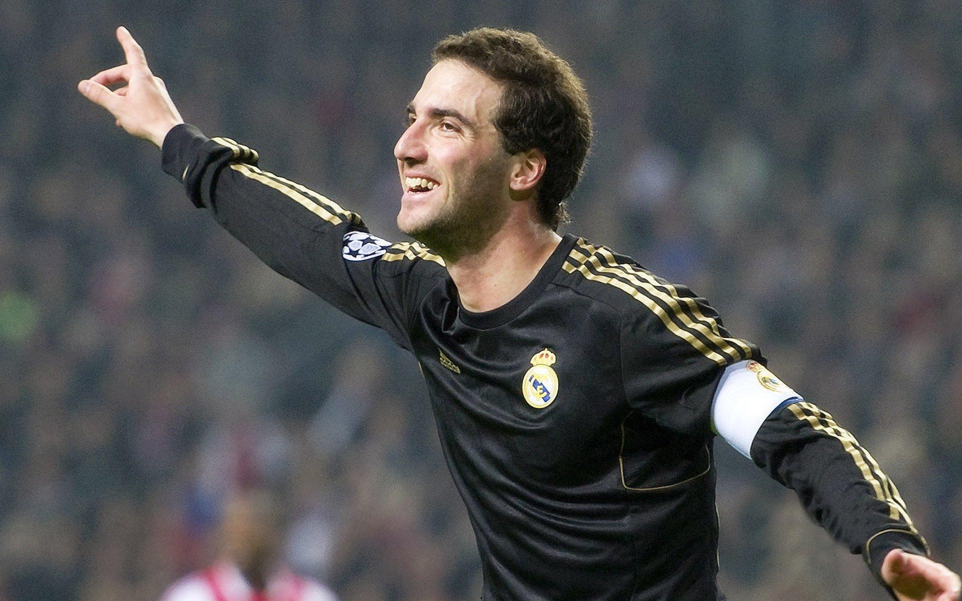 前巴萨高层言论引争议，称传奇球星只顾自己，比喻引发足坛震动