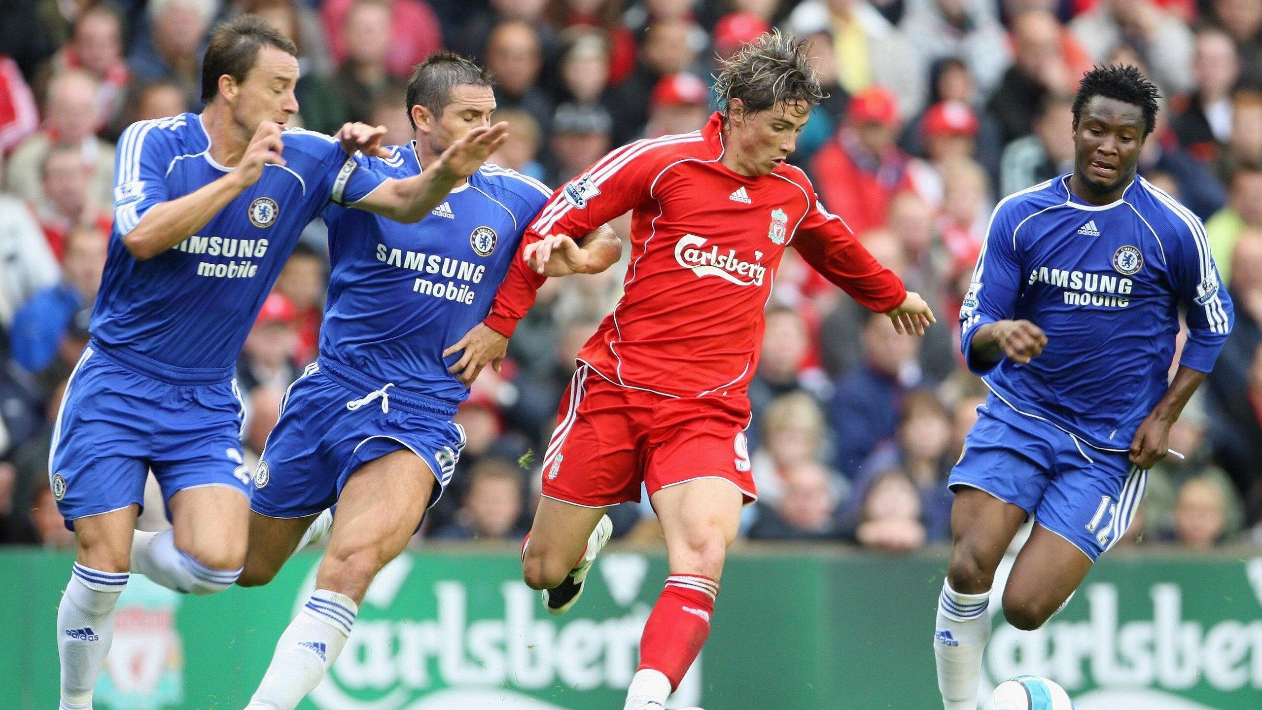 克劳奇击中横梁挑战惊艳全场，导播回放暖心瞬间引爆网络